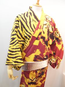 ROBE JAPONICA メンズきもの ドレッシー カラフル　ポップ　タイガース 阪神　きもの 浴衣